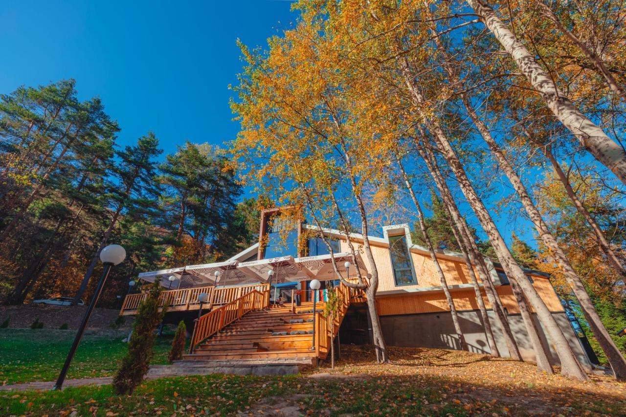 Saint Constantine Mountain Retreat Hotell Peshtera  Exteriör bild
